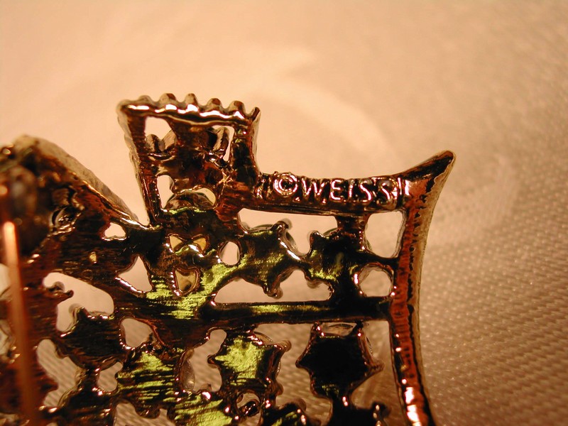A Vintage Weiss Knights Helmet Pin Brooch