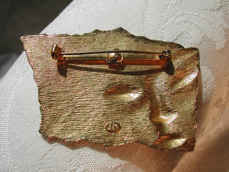 Fantastic JJ Retro Exotic Lady Gold Tone Brooch Pin