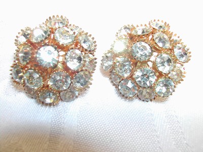 Fantastic Rhinestone & Gold Tone  Fashion Jewelry Clip-on Earrin