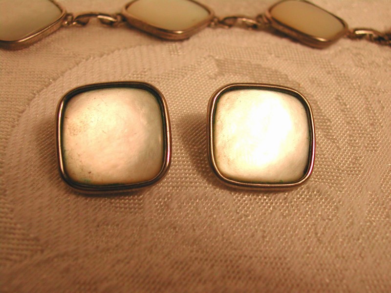 Hoffman Mother of Pearl Bracelet and Earrings Vintage