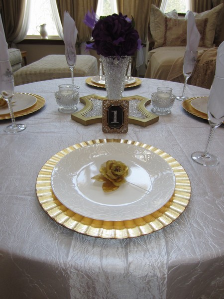 Elegance in Gold Centerpiece with Rose Pom Sets