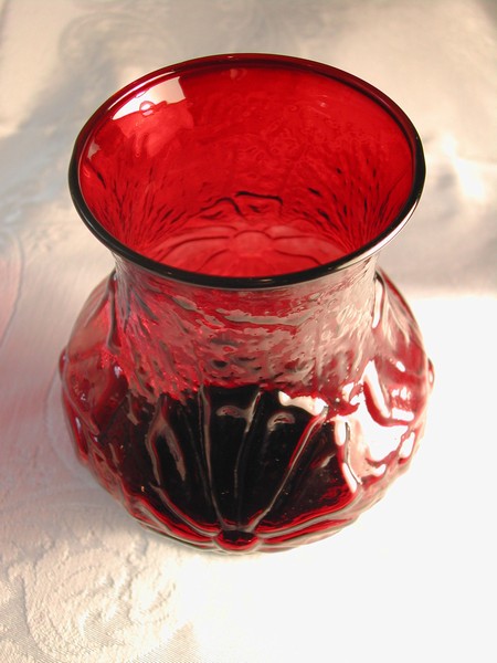 Anchor Hocking Blown Out Ruby Red Rain Flower Glass Vase