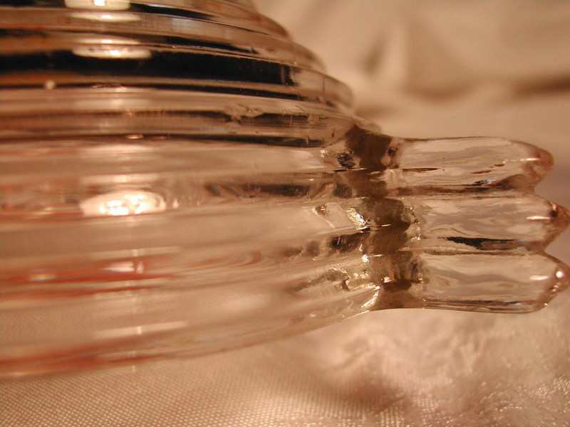 A "Manhattan" Horizontal Ribbed Berry Bowl Anchor Hocking Glass