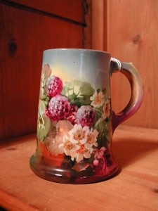 Beautiful Hand Painted Bell Pottery Company Blackberry Mug