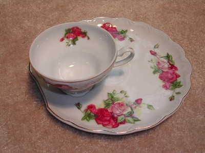 Adorable Victorian Sandwich Tray & Tea Cup Roses