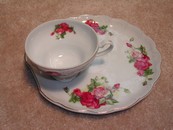 Adorable Victorian Sandwich Tray & Tea Cup Roses