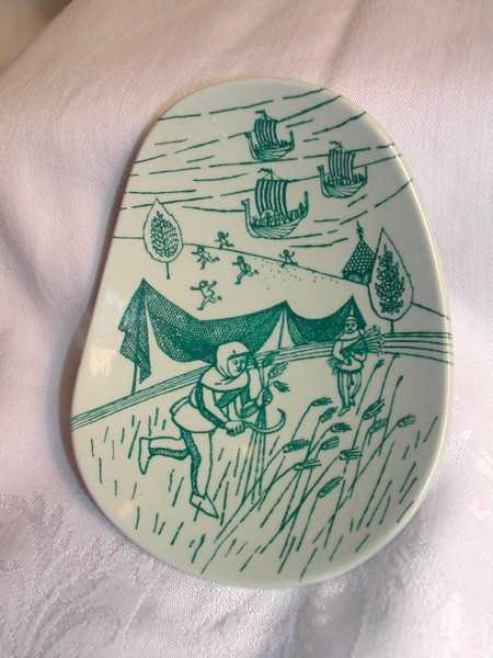 Nymolle Art Faience Hoyrup Pear Shape Pin Dish Denmark