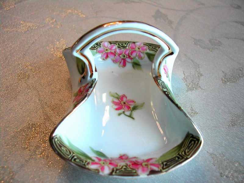 A Nippon Hand Painted Moriage Basket Dish Flowers 1911-1921