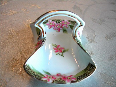 A Nippon Hand Painted Moriage Basket Dish Flowers 1911-1921