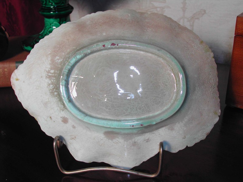 Etruscan Style Majolica Begonia Leaf Dish Antique