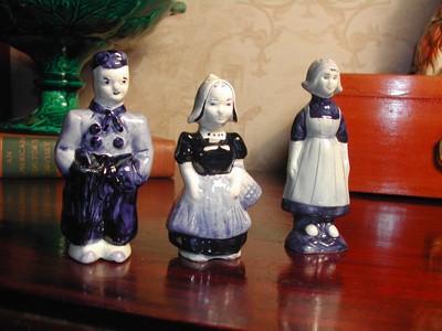 A Set of Vintage Delfts Holland Figural Salt & Peppers