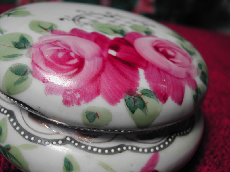 A Vintage Nippon Hand Painted Powder Jar