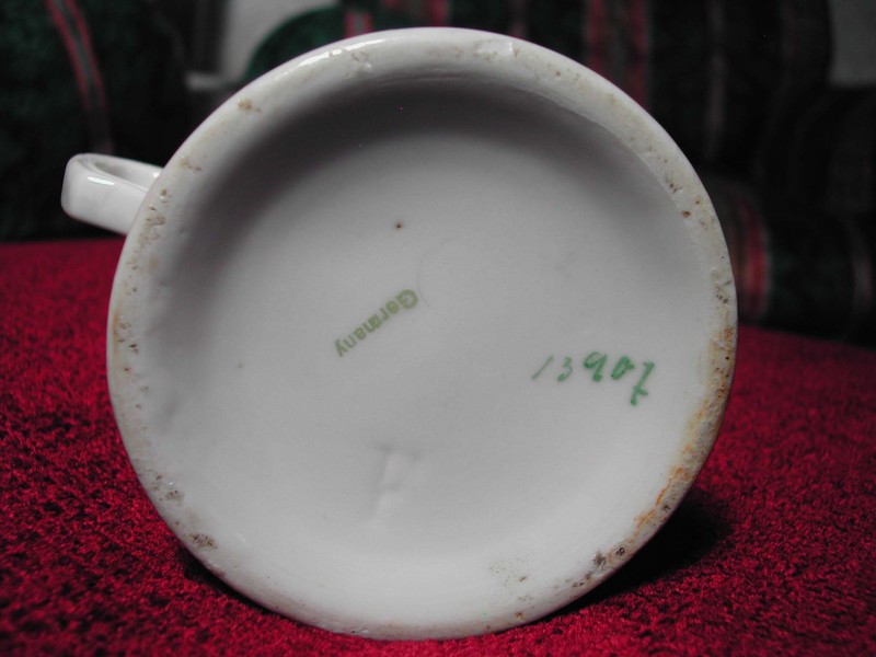 A Vintage/Antique German Lustre Ware Shaving Mug