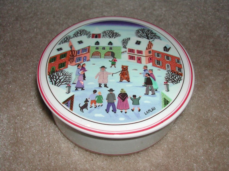 Villeroy and Bach Naif Christmas Powder Jar Signed LAPLAU