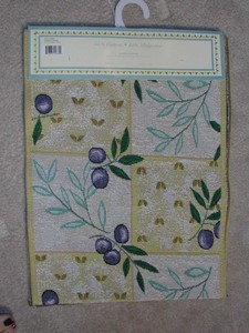 Olive Garden Tapestry Table Runner New