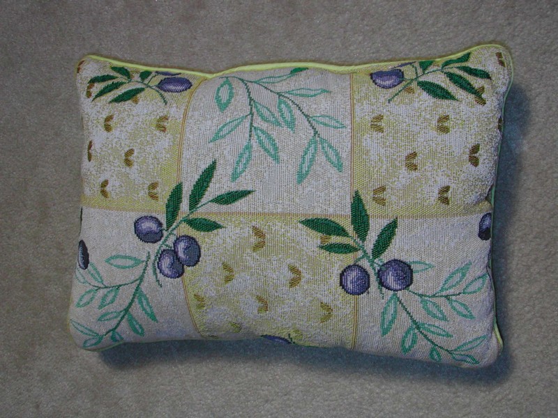 Olive Garden Tapestry Accent Pillow New